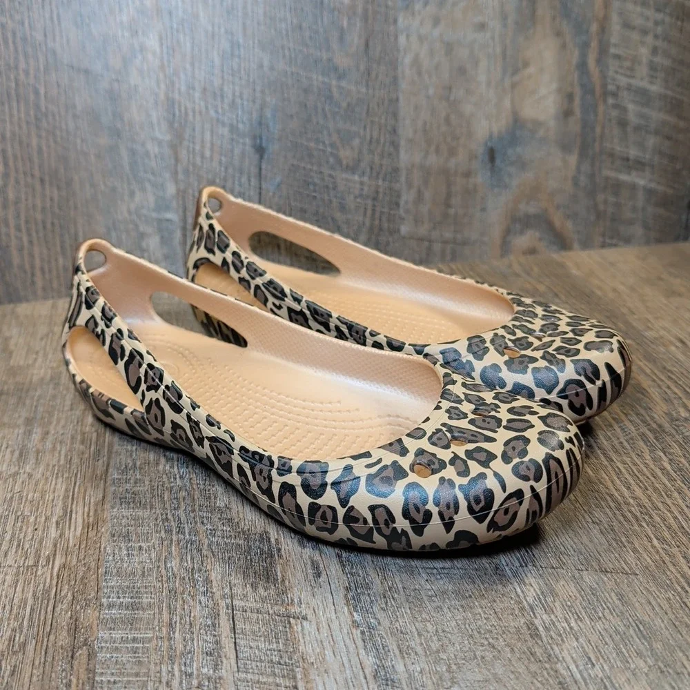Crocs Kadee Flat Women Size 7 Leopard Print Animal Pattern Brown Black Slip On